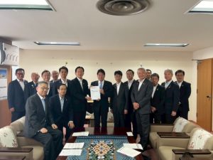小野寺政務調査会長